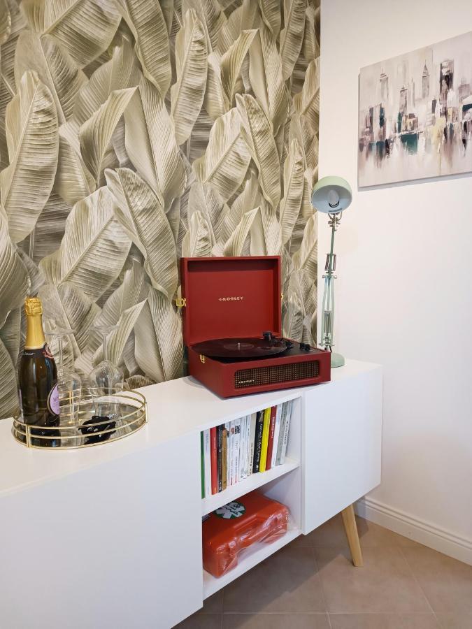 Ai Castelli Apartment - Locazione Turistica Cin It58060C2Fhnreg9A Colonna Exterior photo